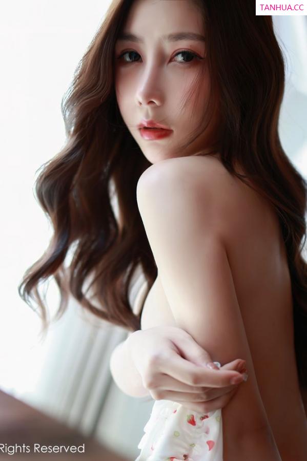 尹甜甜  [XiuRen]高清写真图 2022.04.27 No.4932 尹甜甜第35张图片